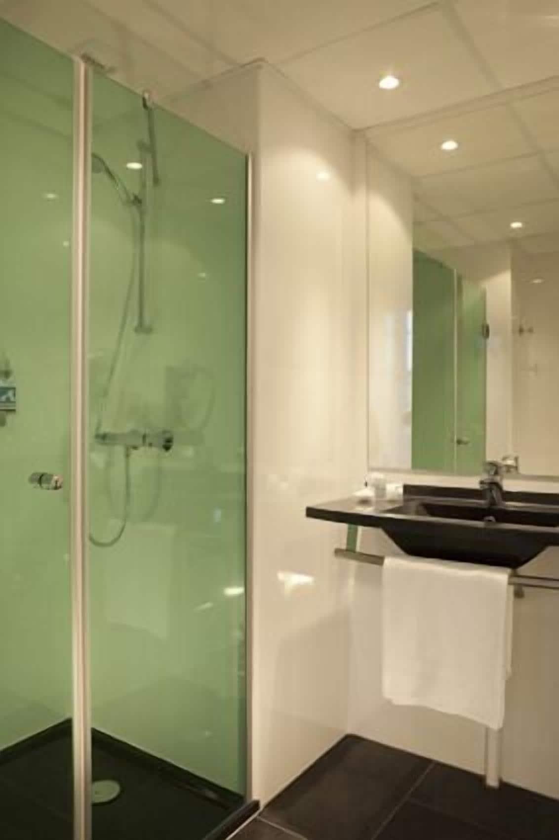 Escale Oceania Vannes Centre Luaran gambar